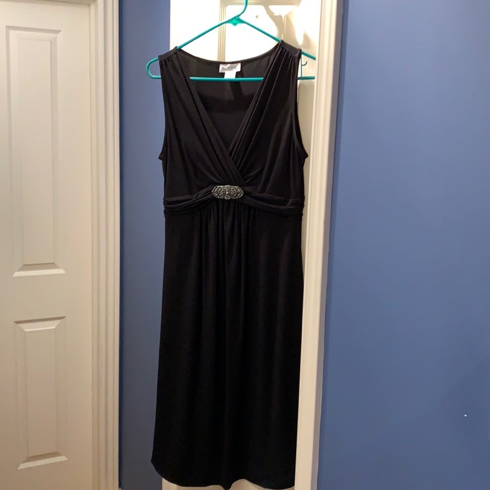 🍼 MAKE AN OFFER NWOT Motherhood Maternity Black Dress  - size M